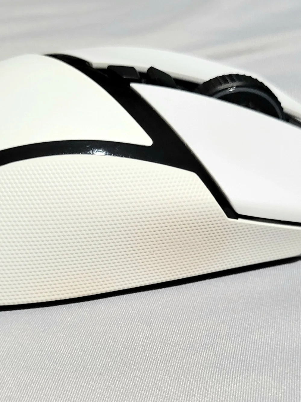 Razer White Gaming Mouse with Cyan RGB Lighting